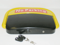 automatic parking barrier with rechargeable battery